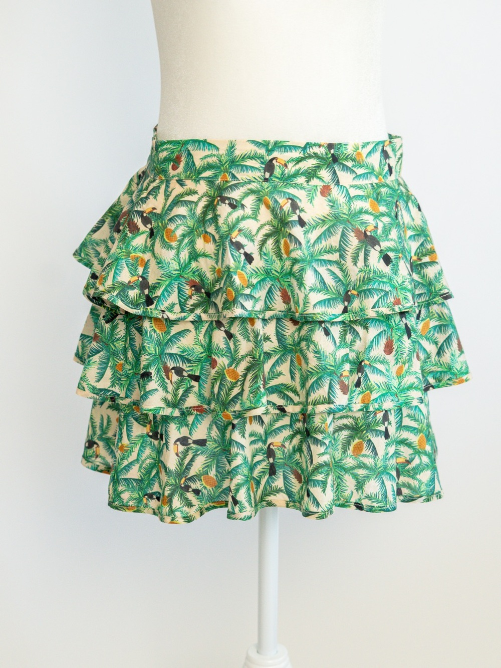 Farm Rio Tiered Palm-Print Mini Skirt in Green